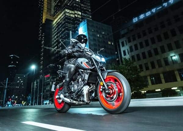 The next generation MT-07 action shot at night in the city